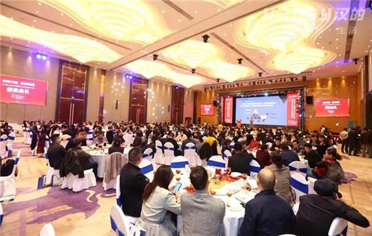第十四届中国照明灯饰行业年度风云榜颁奖典礼隆重举行，汉的电气荣获“影响力品牌”荣誉！